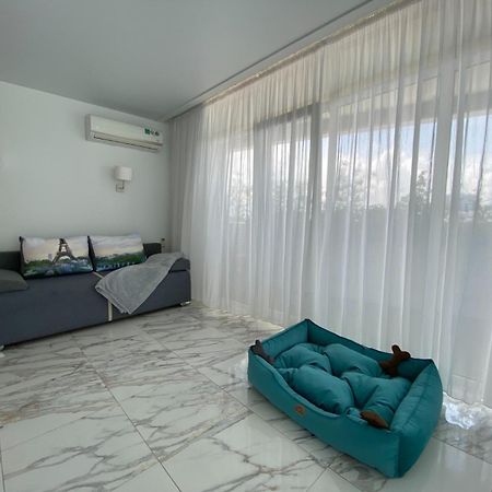 Апарт-отель SEA-VIEW Beluga&Dolphin Luxury Батуми Экстерьер фото