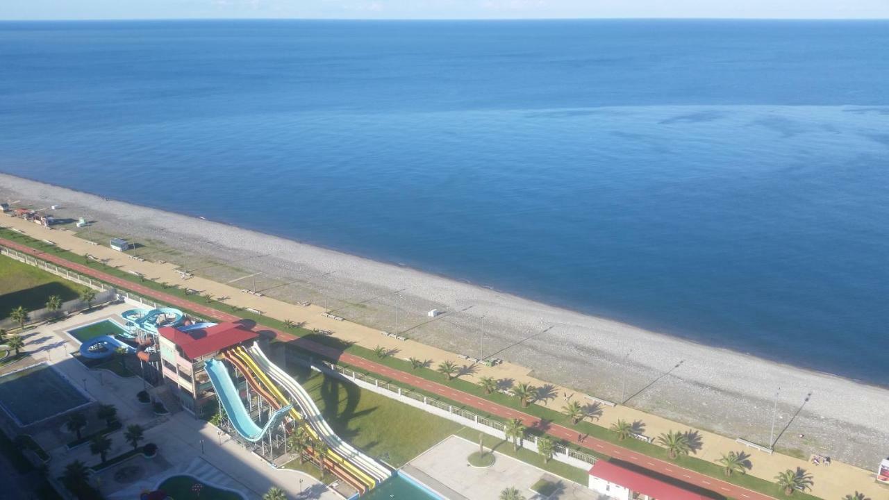 Апарт-отель SEA-VIEW Beluga&Dolphin Luxury Батуми Экстерьер фото